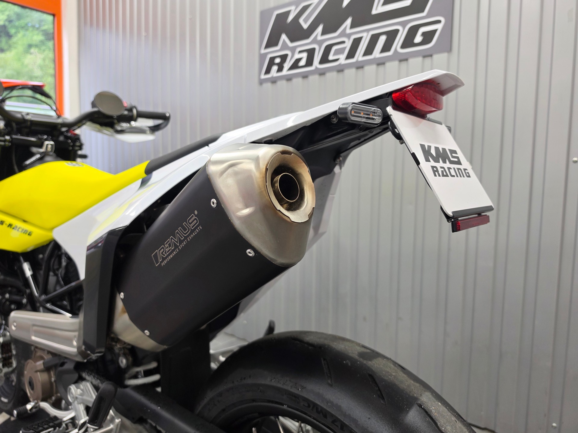HUSQVARNA 701 Supermoto-image-9