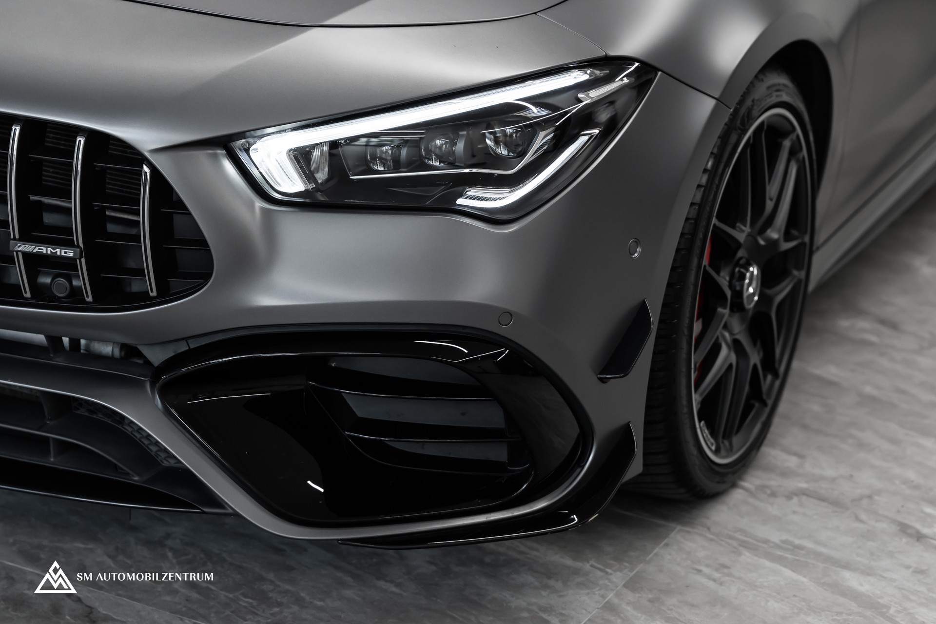 MERCEDES-BENZ CLA 45 S AMG 4matic+ / Aeropaket / Designo Magno / 360° / Head-Up / Burmester-showroom-element-3