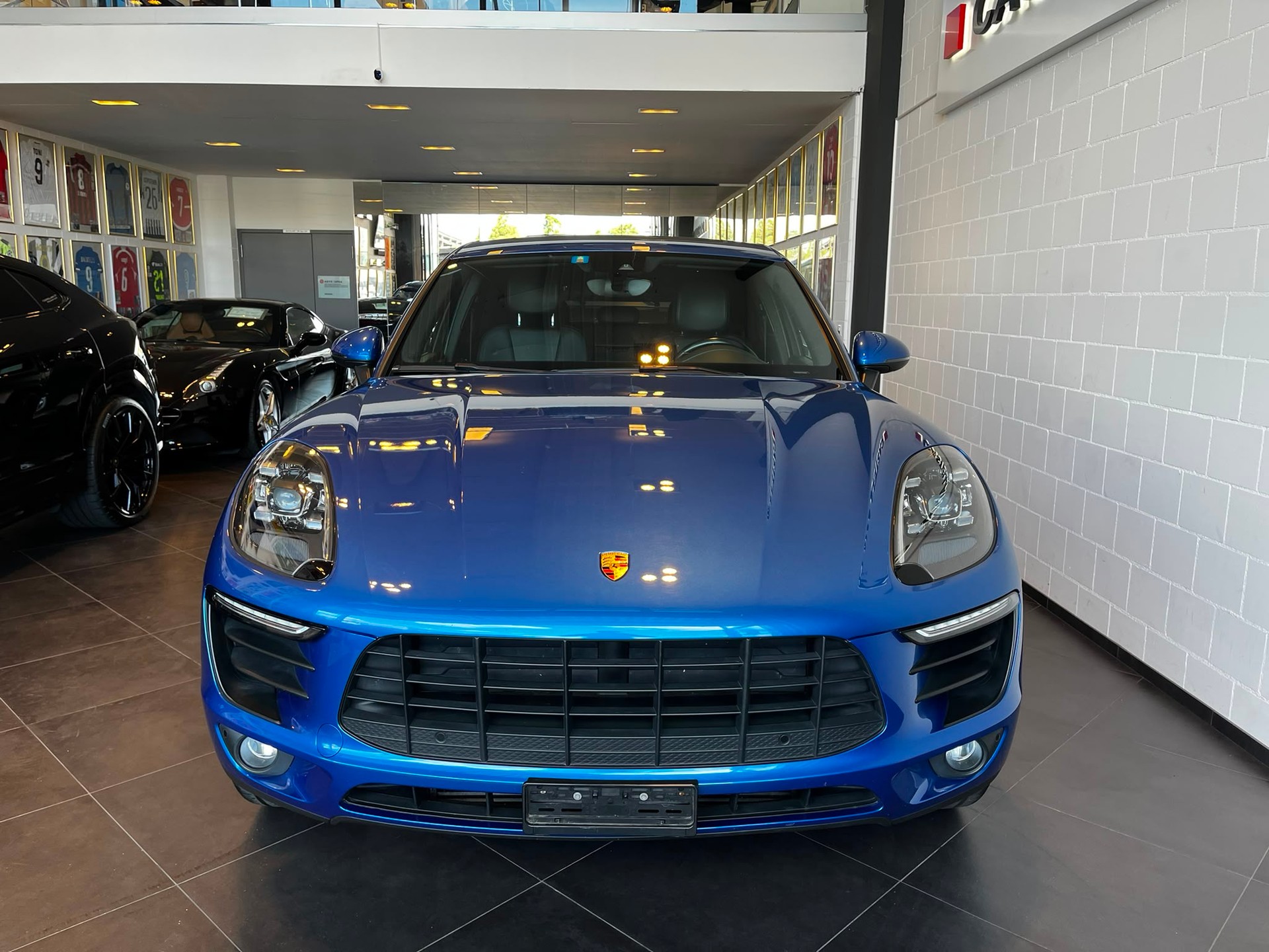 PORSCHE Macan PDK-image-2