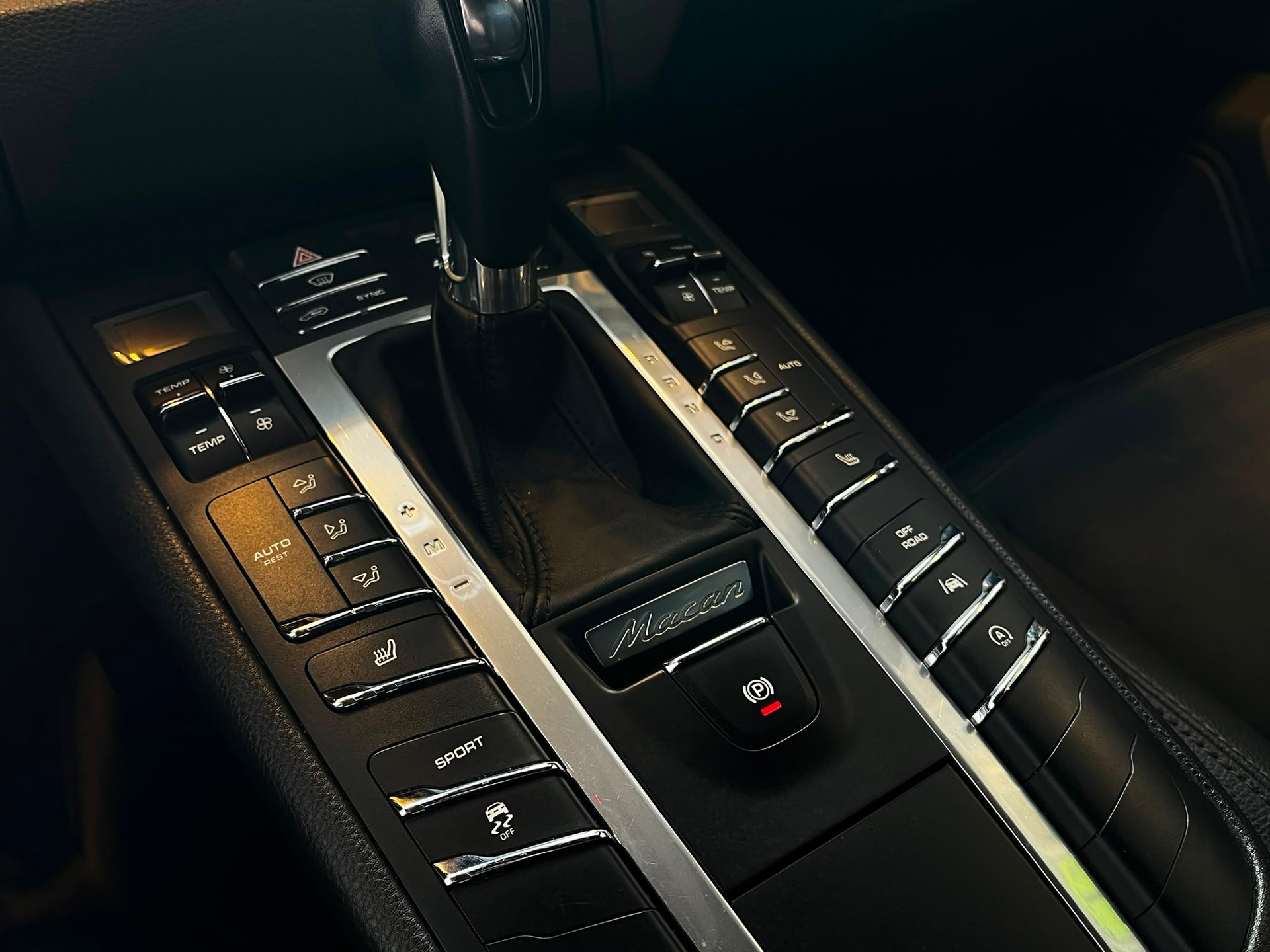 PORSCHE Macan PDK-image-20