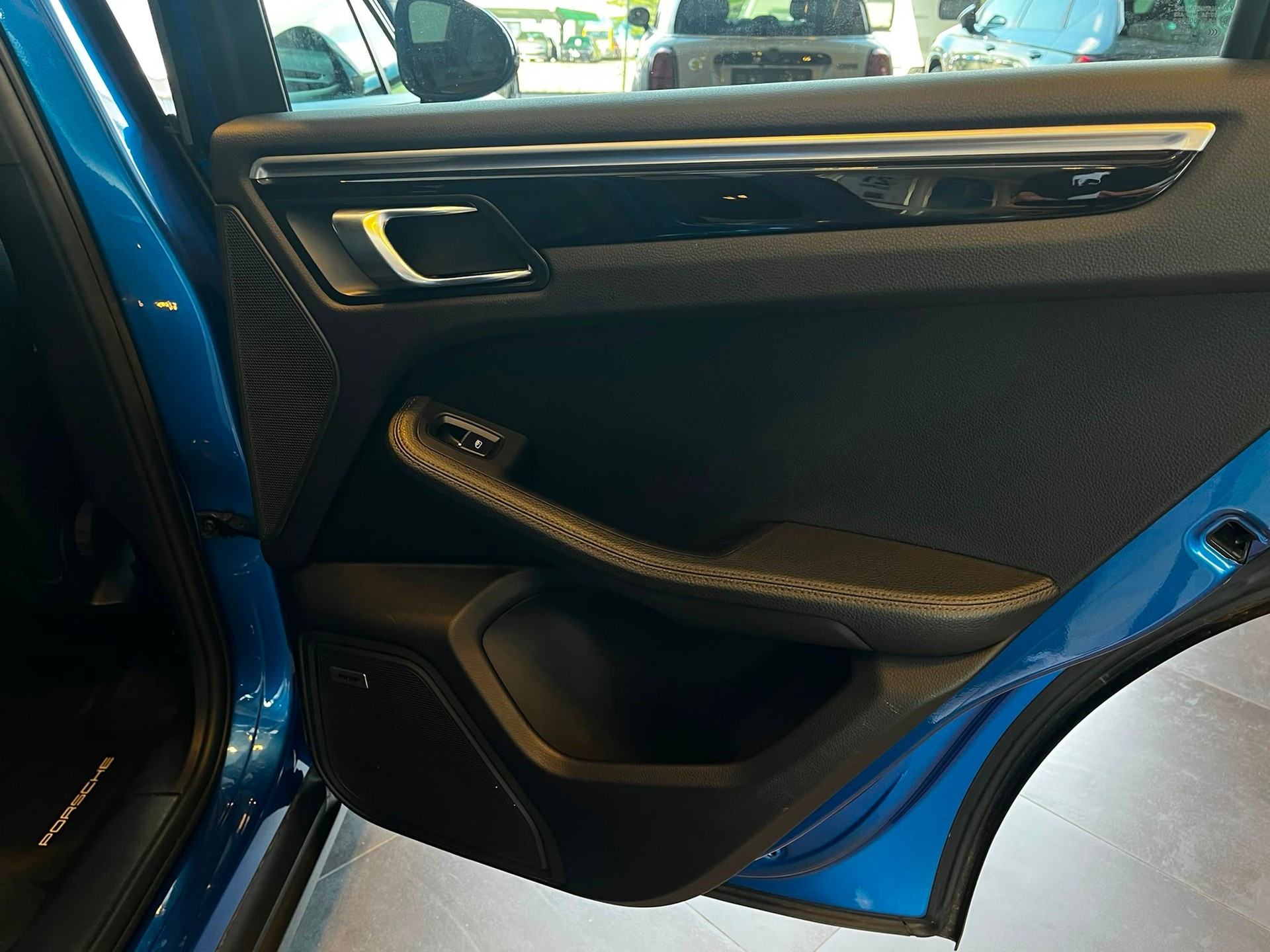 PORSCHE Macan PDK-image-23