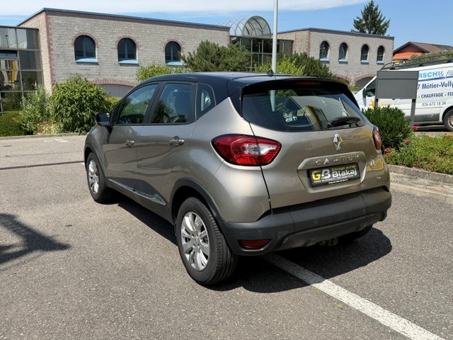 RENAULT Captur 1.2 T 16V Privilège EDC-image-4