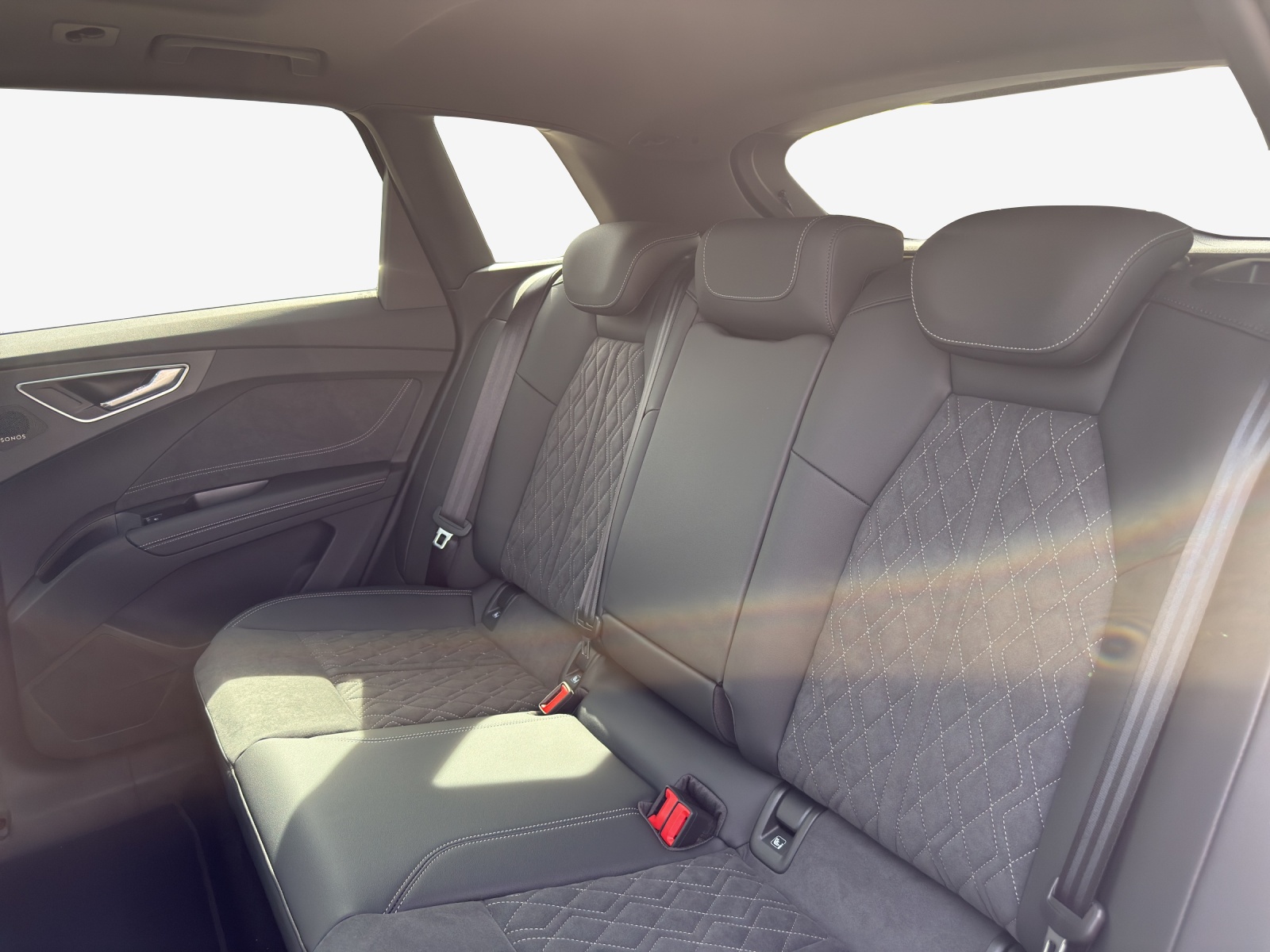 AUDI Q4 e-tron SUV quattro performance-image-11