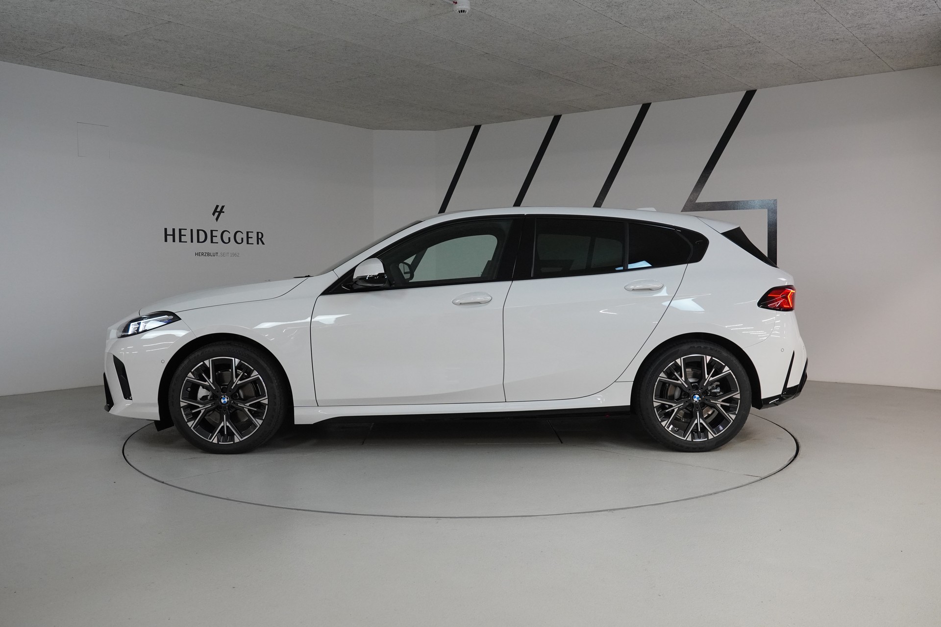 BMW 116 Steptronic M Sport-image-3