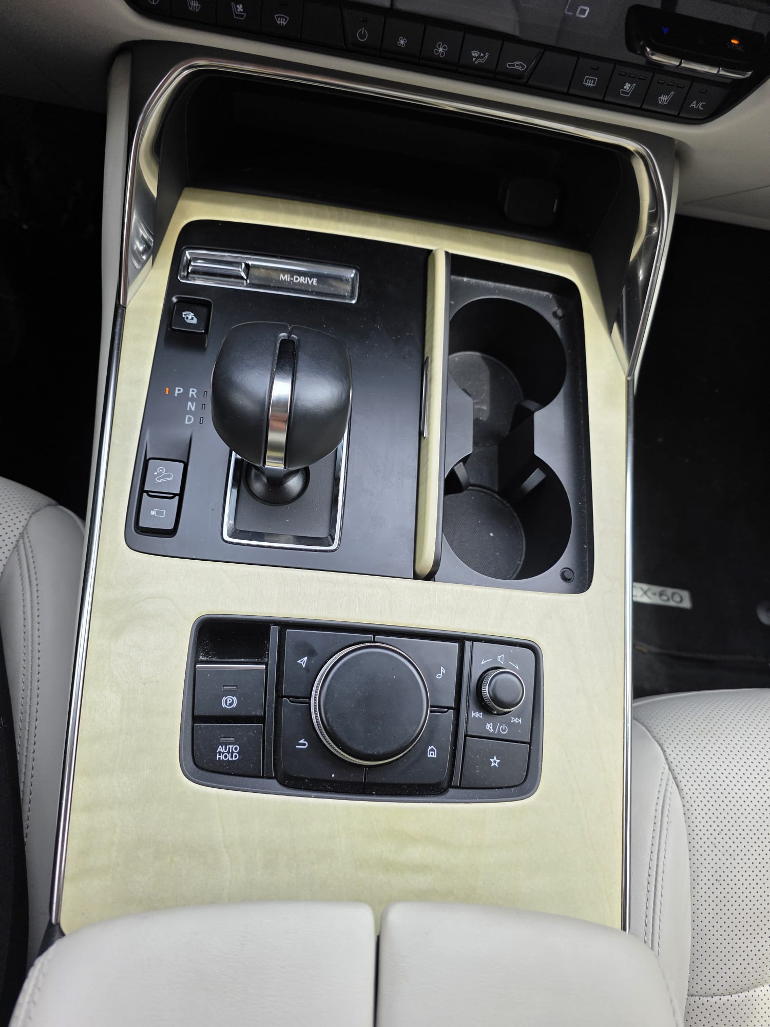 MAZDA CX-60 e-Skyactiv PHEV 327 AWD Exclusive-Line-image-11