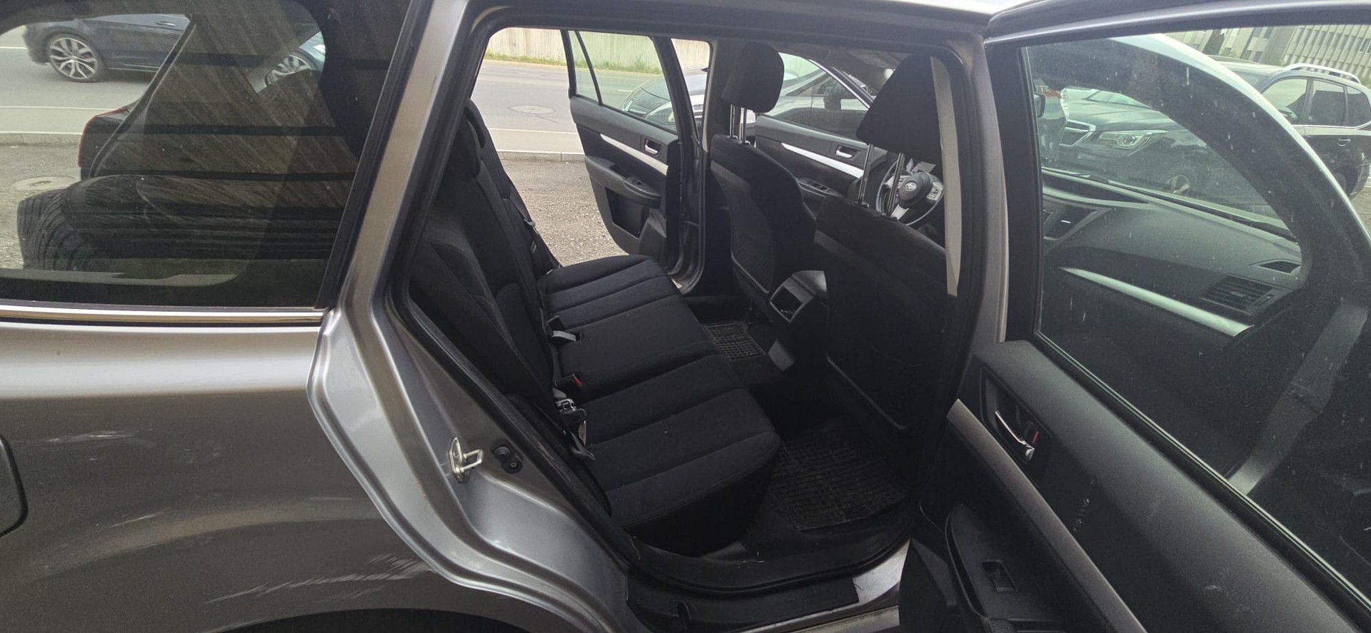 SUBARU Legacy 2.0i Swiss AWD-image-9