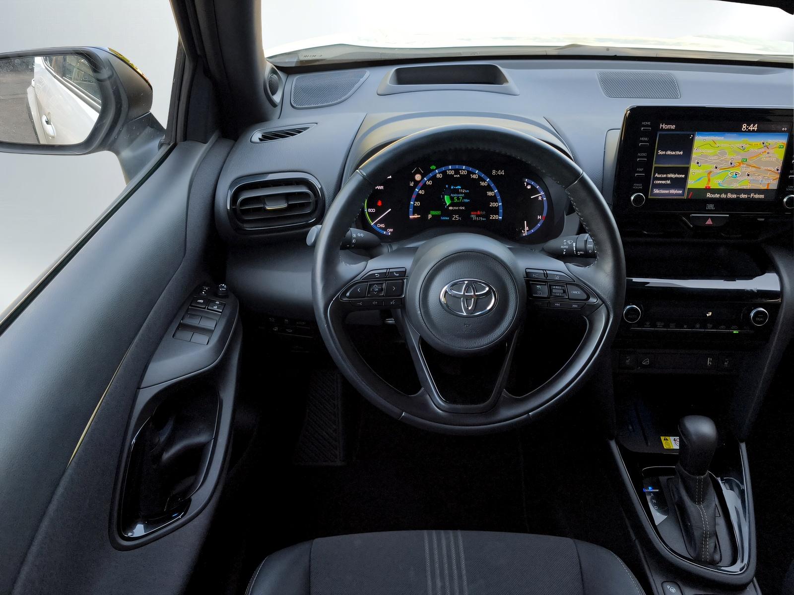 TOYOTA Yaris Cross 1.5 VVT-i HSD Adventure AWD-i-image-2