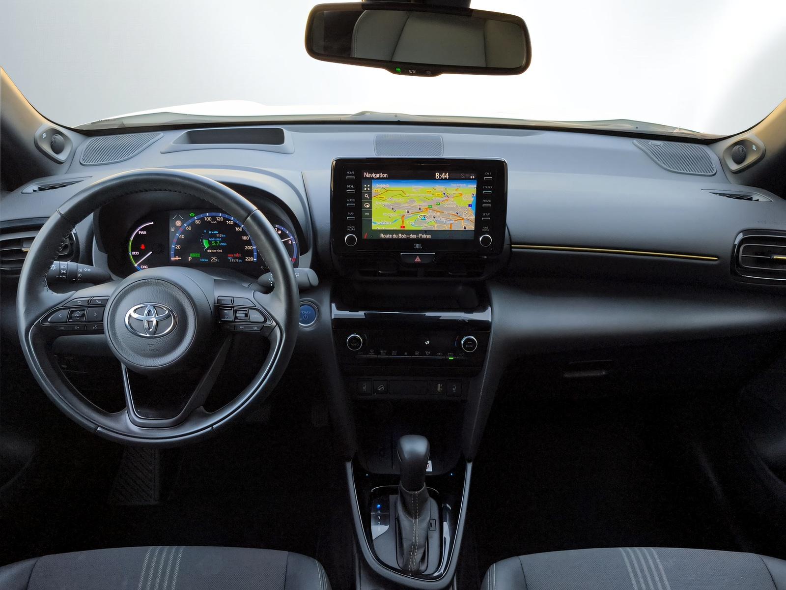 TOYOTA Yaris Cross 1.5 VVT-i HSD Adventure AWD-i-image-14
