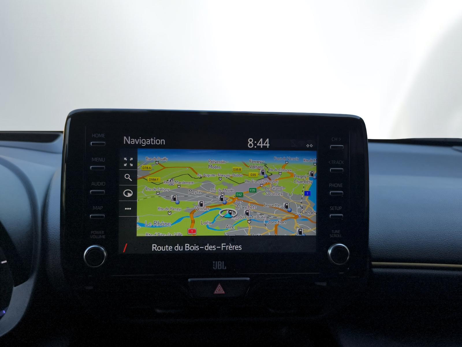 TOYOTA Yaris Cross 1.5 VVT-i HSD Adventure AWD-i-showroom-element-3