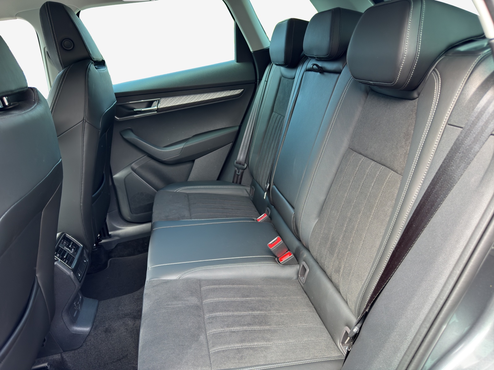 SKODA Karoq 1.5 TSI Dynamic DSG-image-11