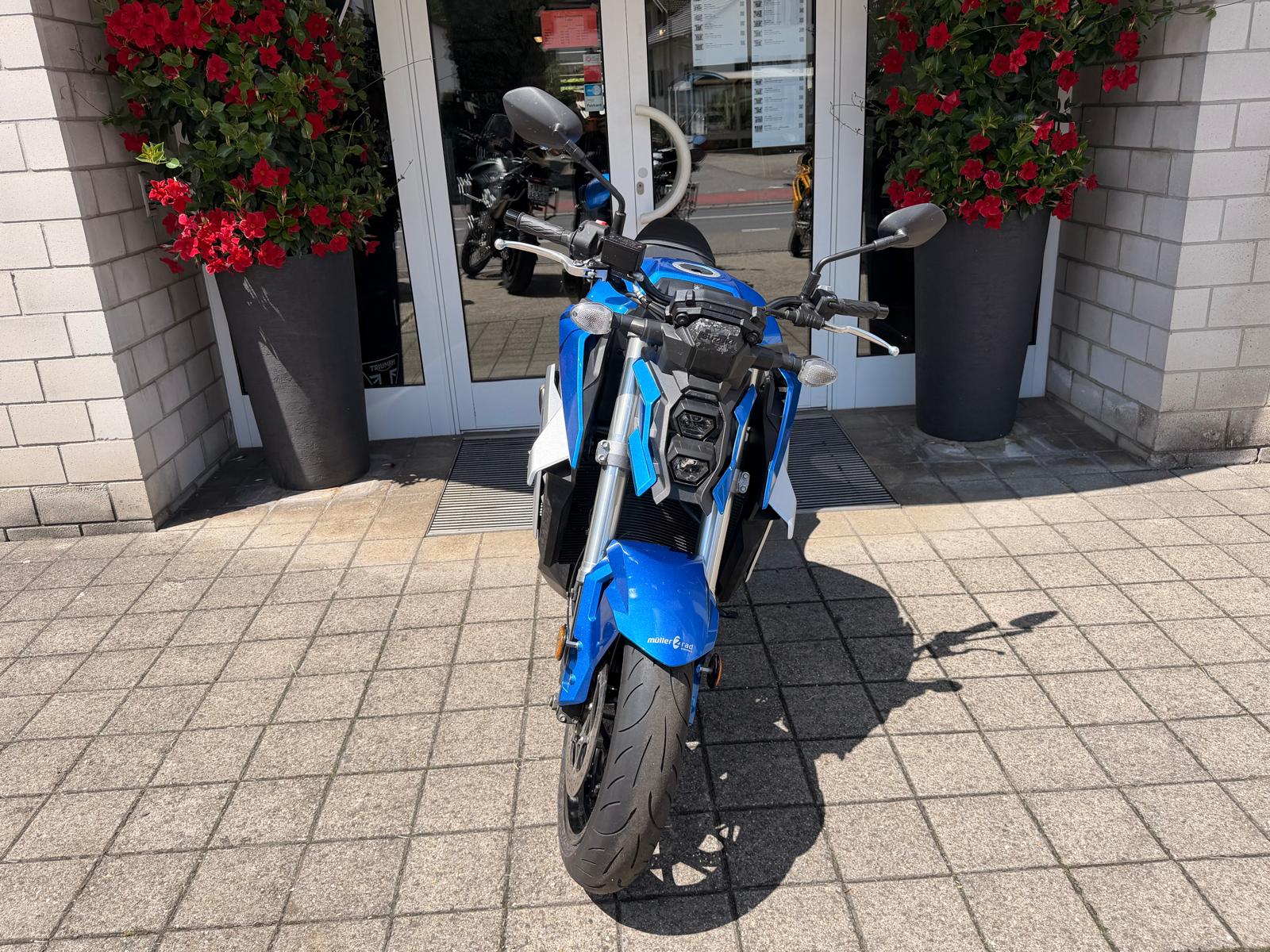 SUZUKI GSX-S 950 (35kW)-showroom-element-1