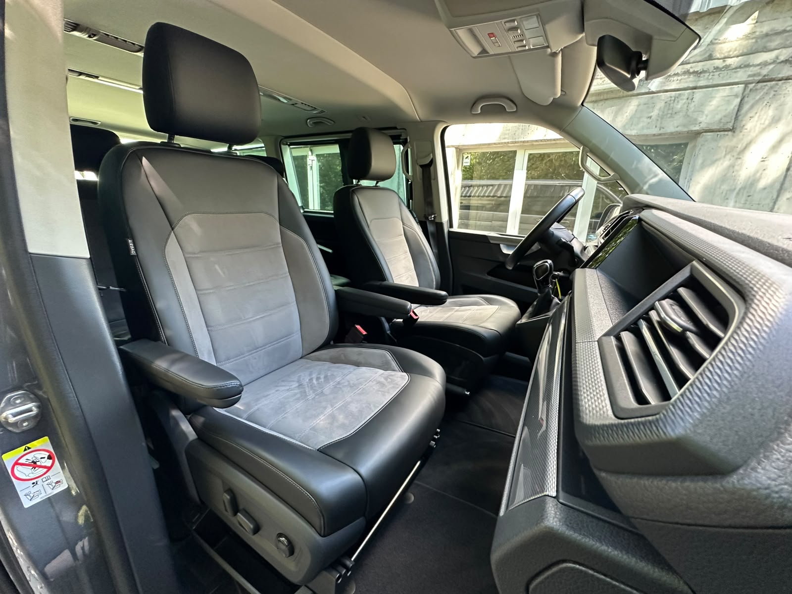 VW T6.1 Multivan 2.0 Bi-TDI Highline Liberty 4Mot. DSG-image-24