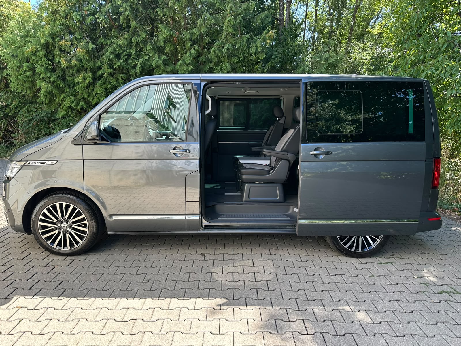 VW T6.1 Multivan 2.0 Bi-TDI Highline Liberty 4Mot. DSG-image-2