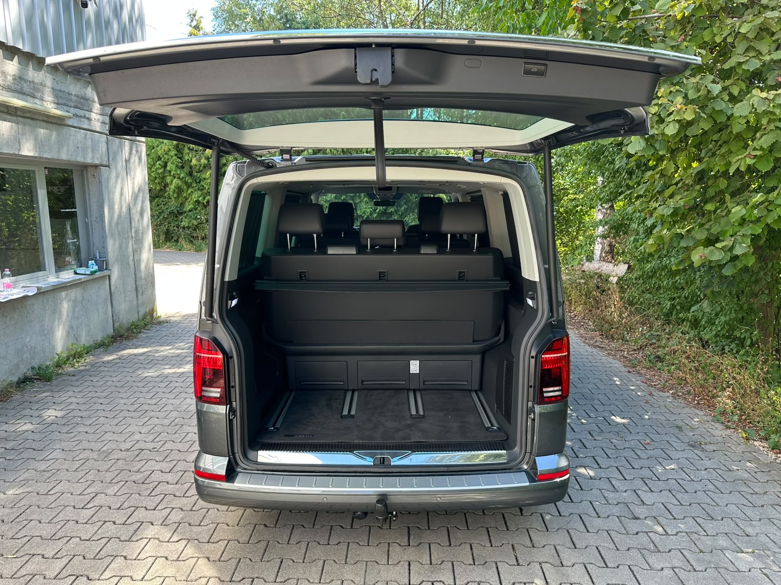 VW T6.1 Multivan 2.0 Bi-TDI Highline Liberty 4Mot. DSG-image-19