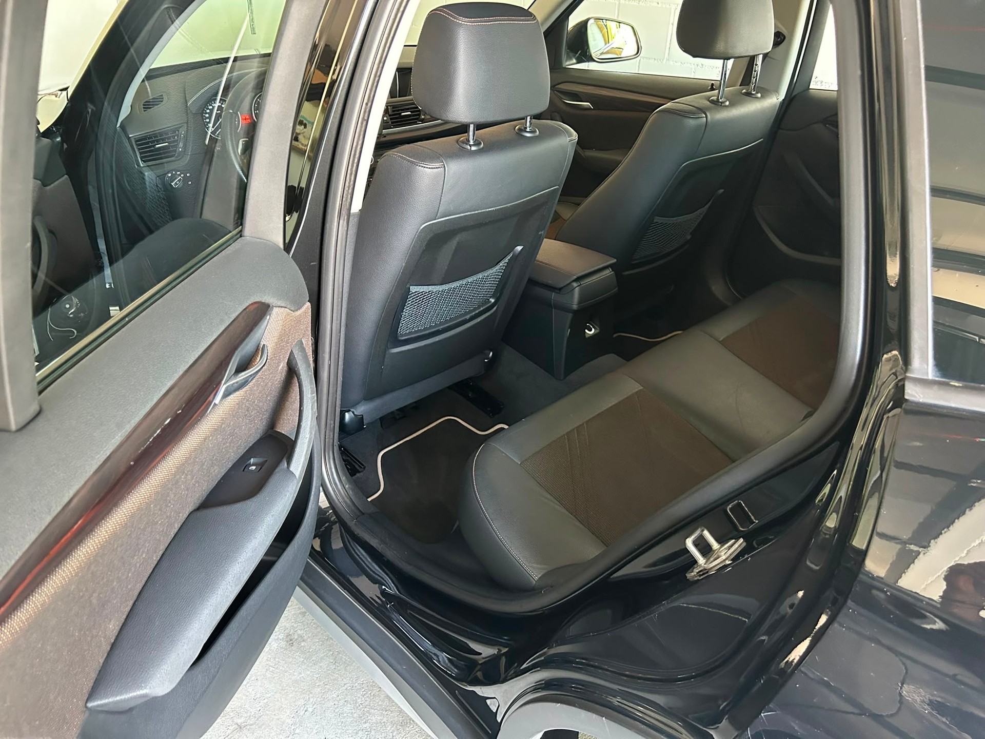 BMW 20d sDrive-image-3
