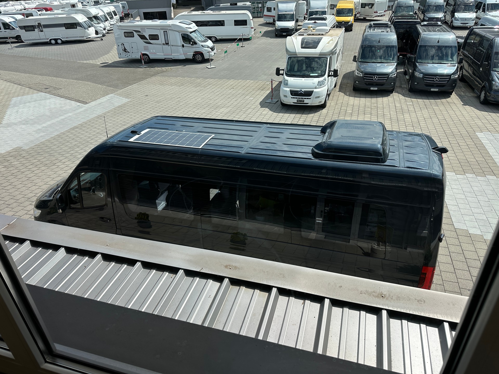 MERCEDES-BENZ 519 VIP Bus mit 21 Plätze-image-9