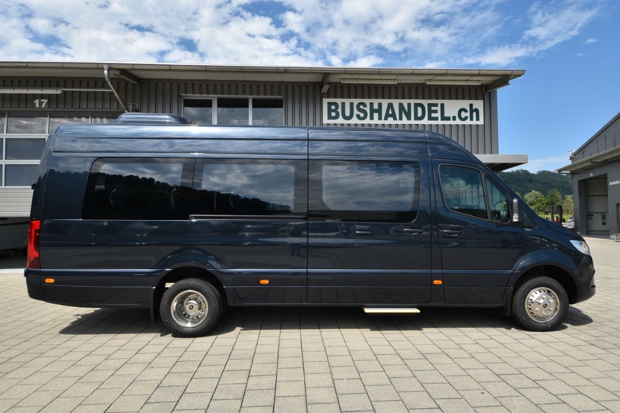 MERCEDES-BENZ 519 VIP Bus mit 21 Plätze-image-1