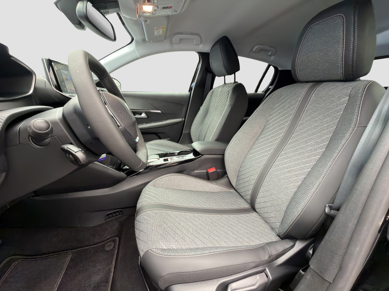 PEUGEOT 208 1.2 MHEV 110 Allure - NAVI - Rückfahrkamera-image-5