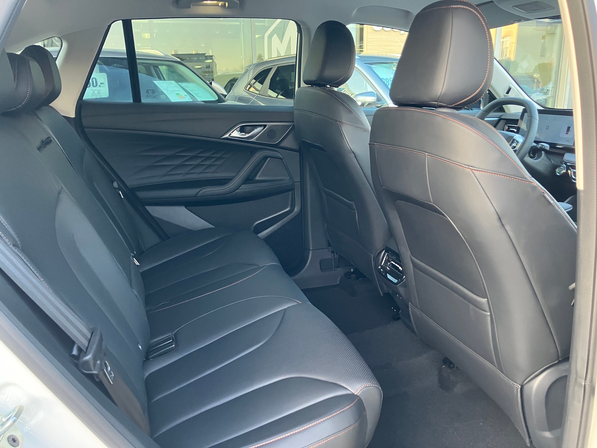 MG HS 1.5 T Hybrid+ Luxury-image-6