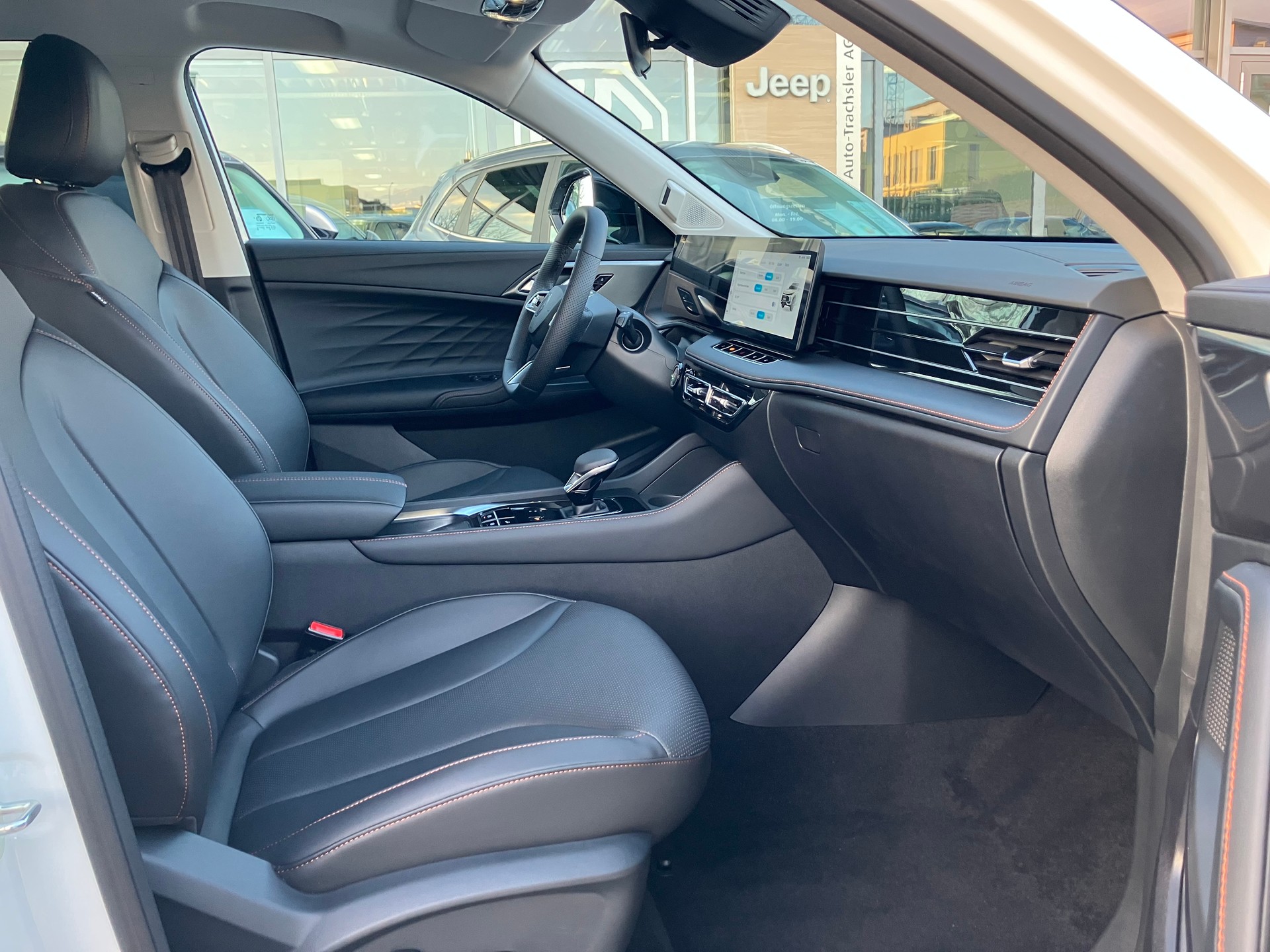MG HS 1.5 T Hybrid+ Luxury-image-7