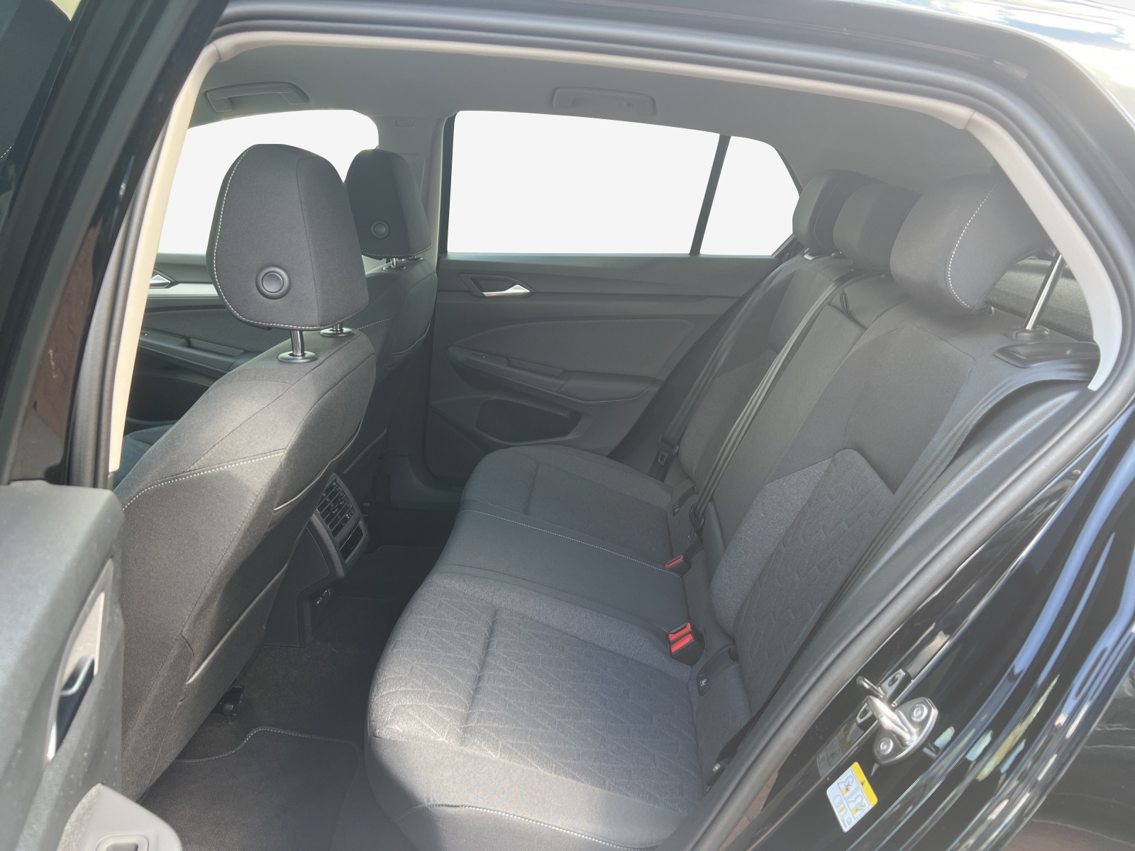 VW Golf 1.5 e TSI mHEV United DSG-image-11
