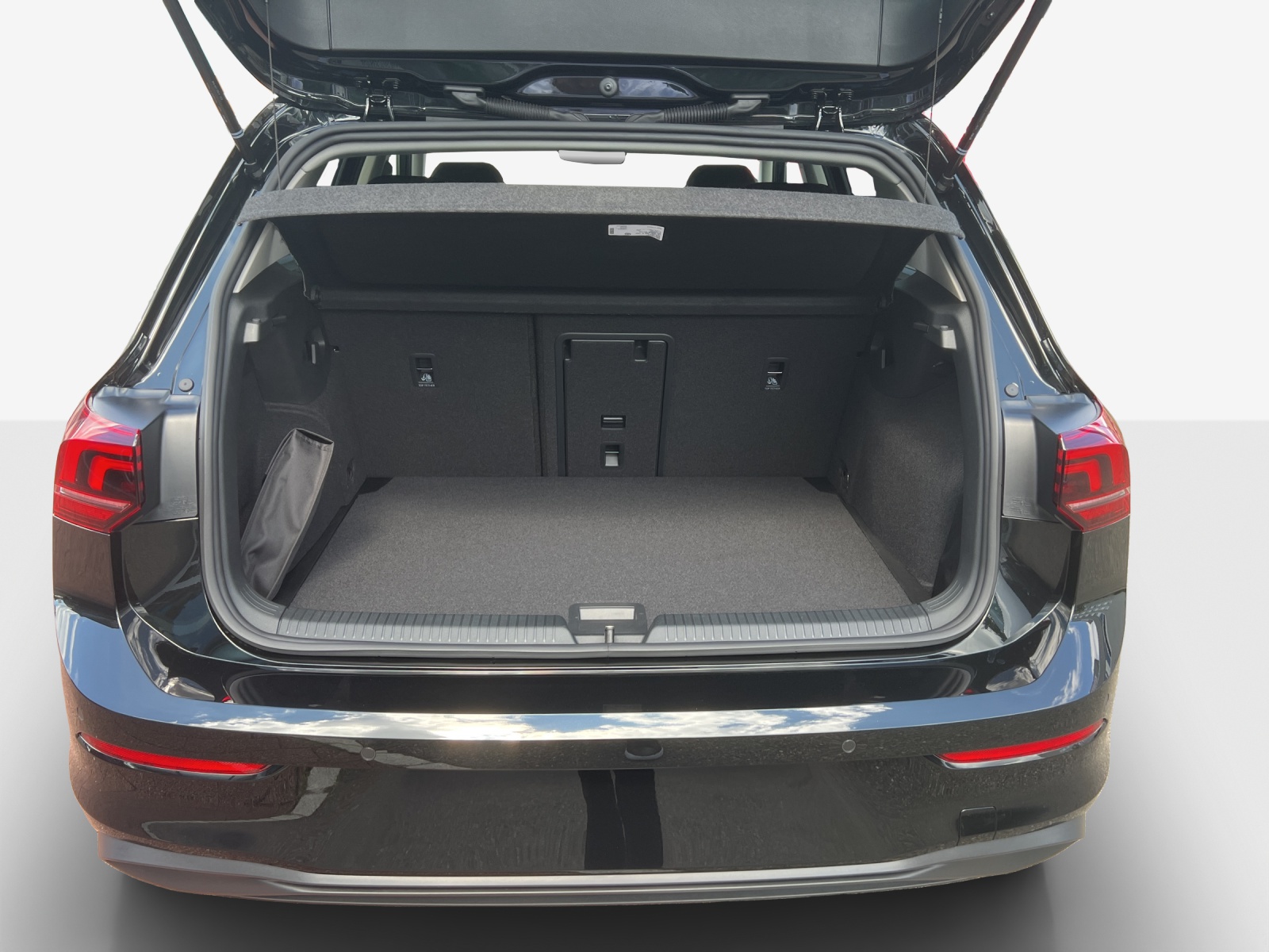 VW Golf 1.5 e TSI mHEV United DSG-image-12