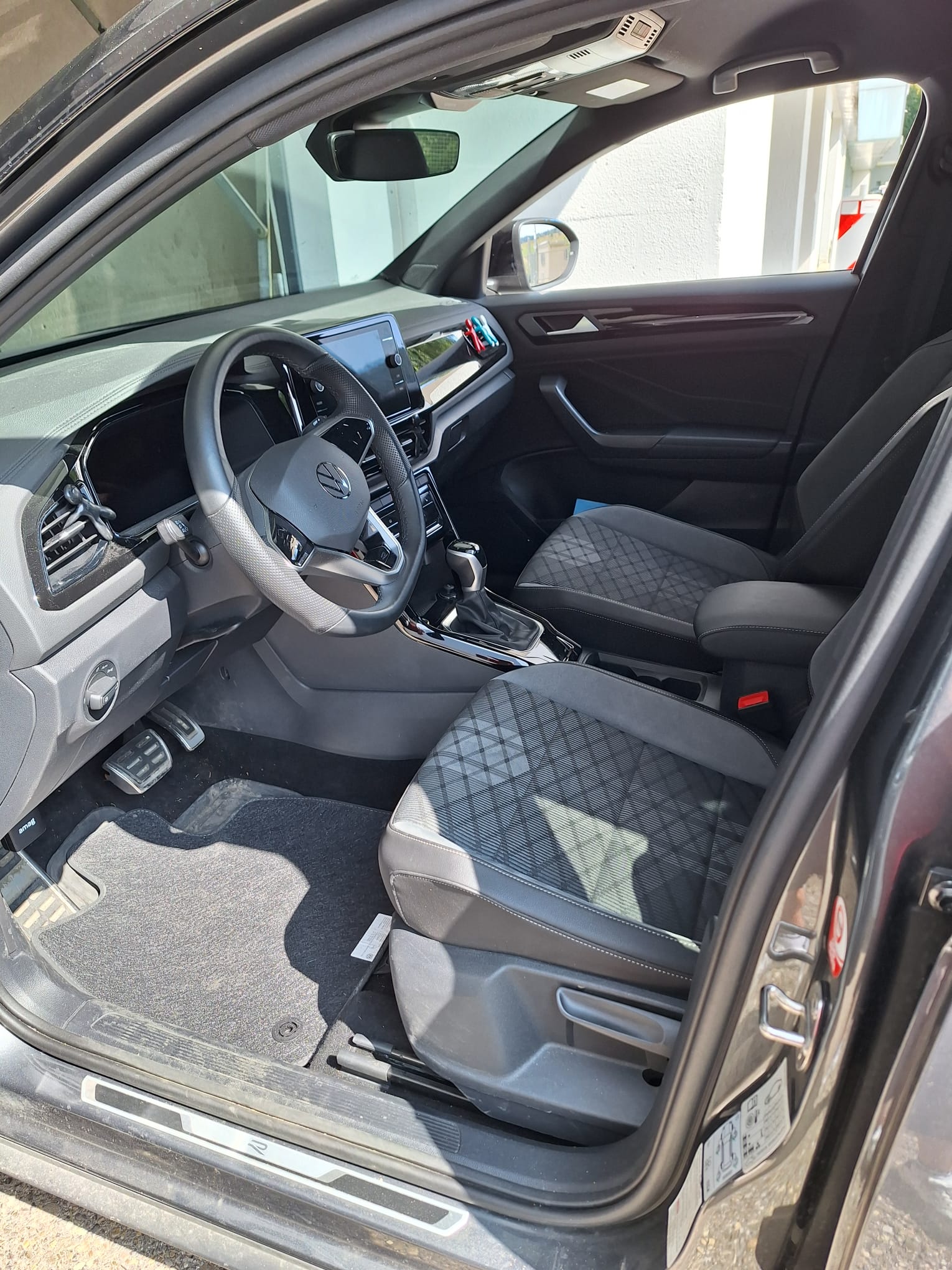VW 1.5 TSI R-Line DSG-image-5