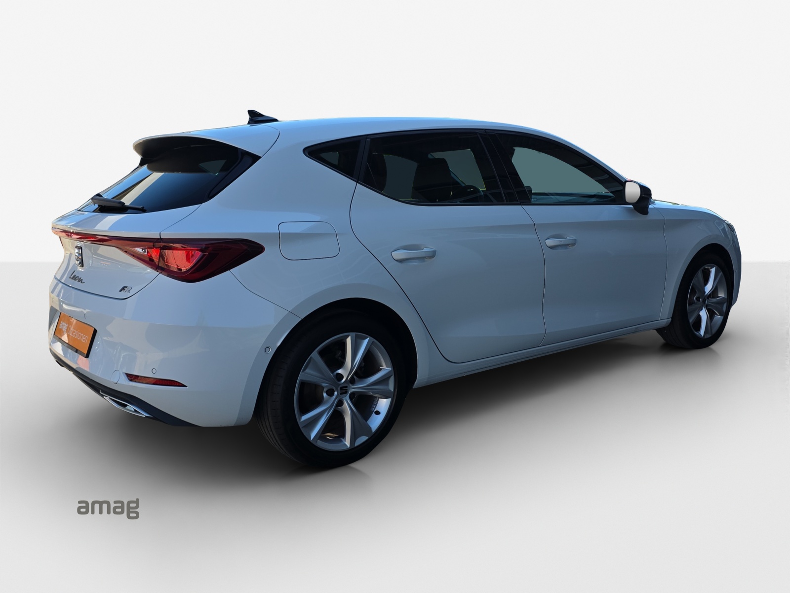 SEAT Leon 1.5 eTSI mHEV DSG FR-image-4