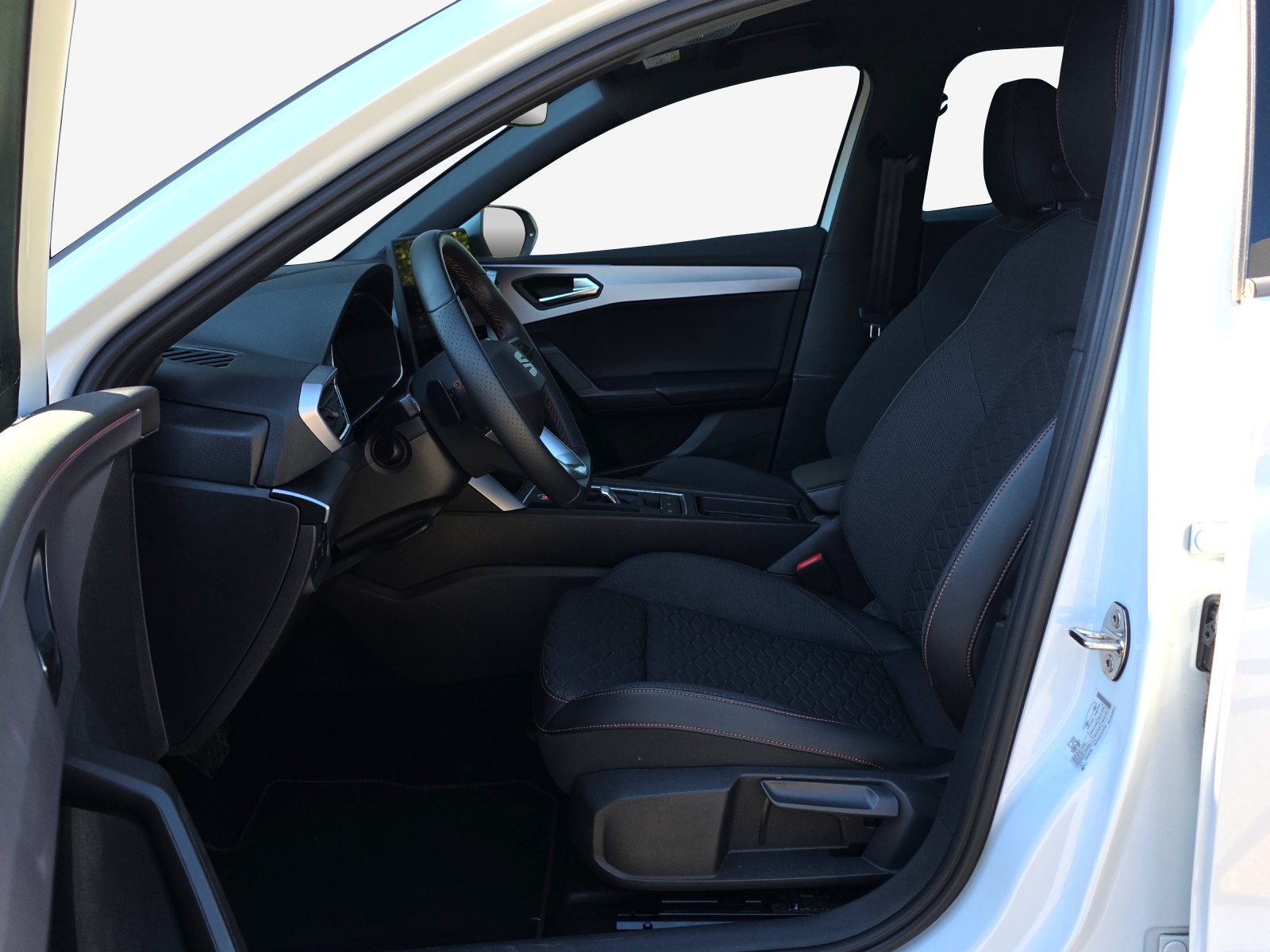 SEAT Leon 1.5 eTSI mHEV DSG FR-image-7