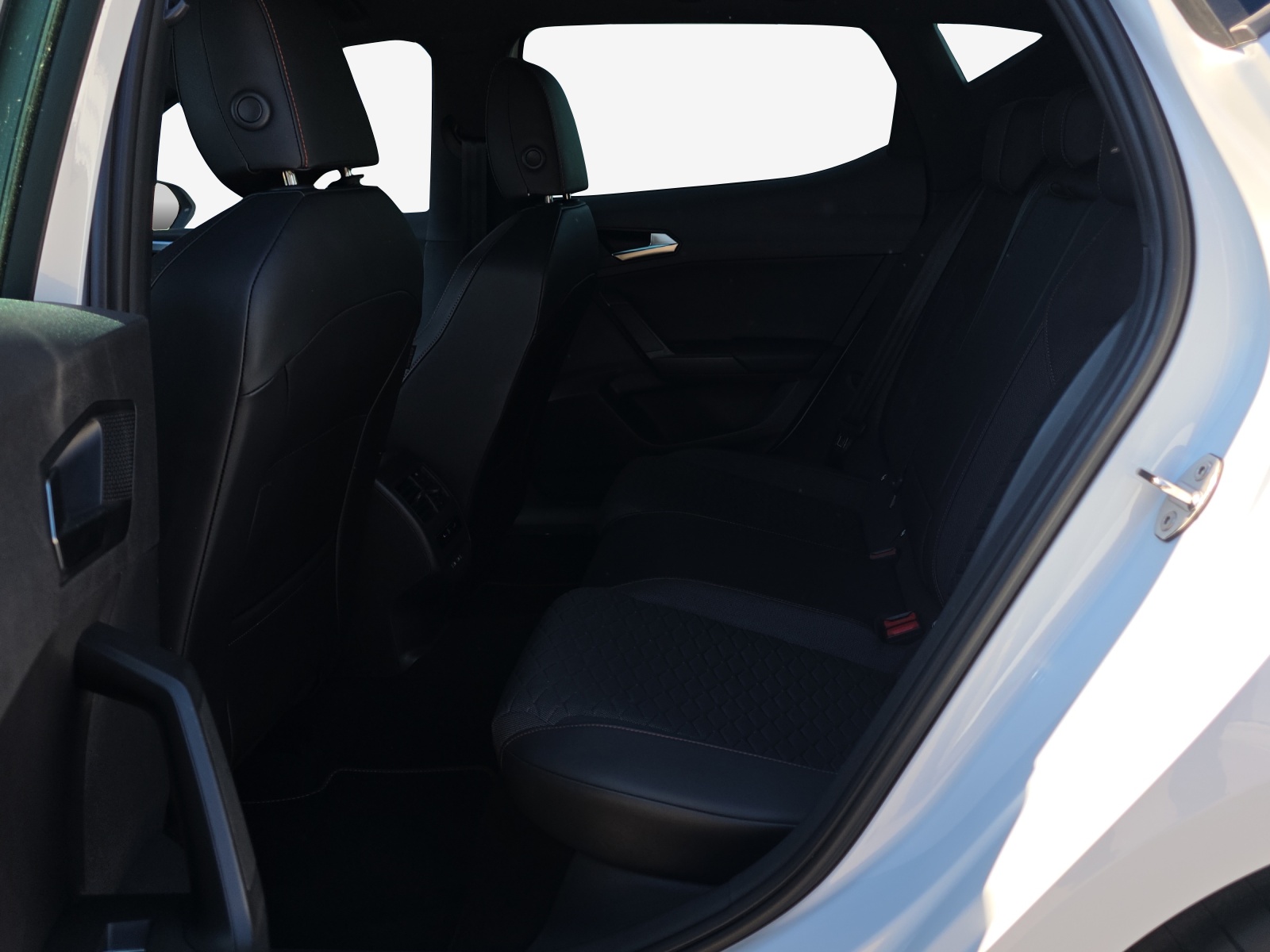 SEAT Leon 1.5 eTSI mHEV DSG FR-image-11