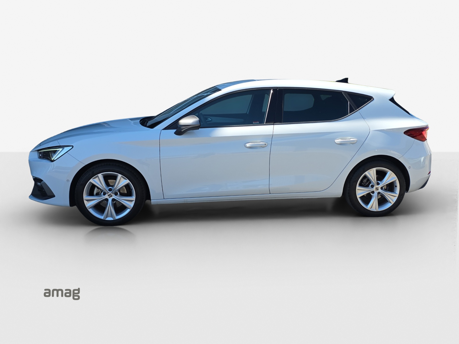 SEAT Leon 1.5 eTSI mHEV DSG FR-image-1