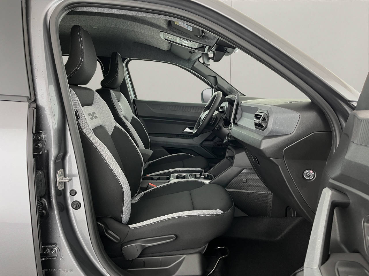 DACIA Duster 1.2 Hybrid Journey 4WD-image-15
