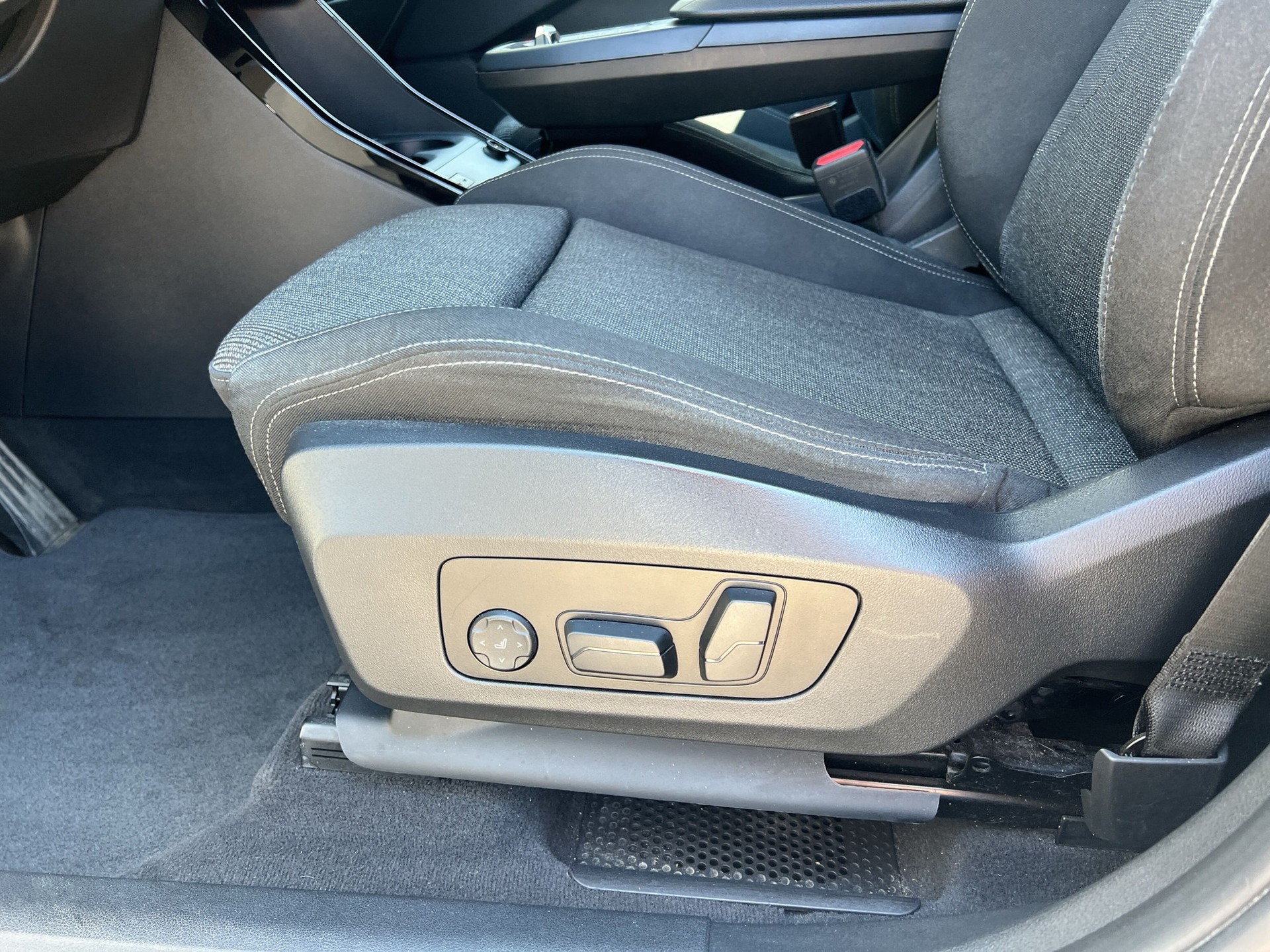 BMW 218d Active Tourer DKG-image-18