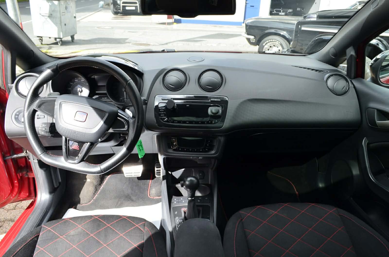 SEAT Ibiza SC 1.4 TSI Cupra DSG-image-6