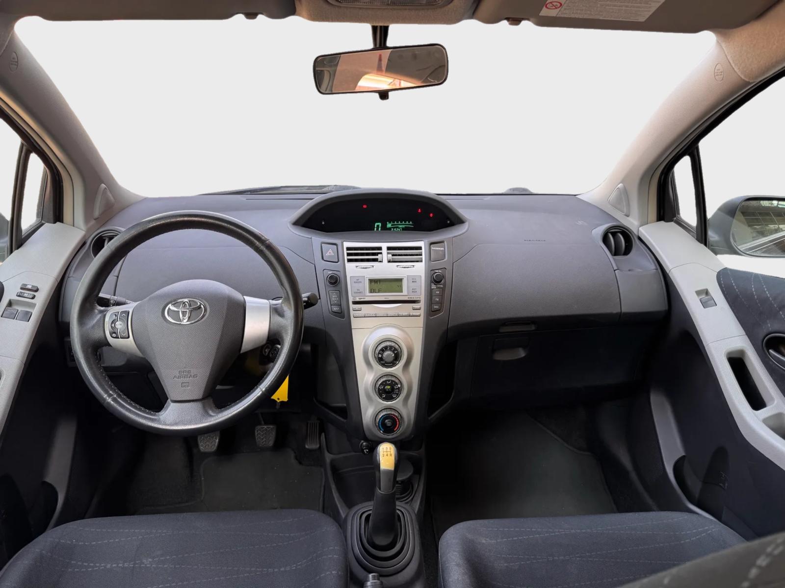 TOYOTA Yaris 1.3 Linea Luna-image-8