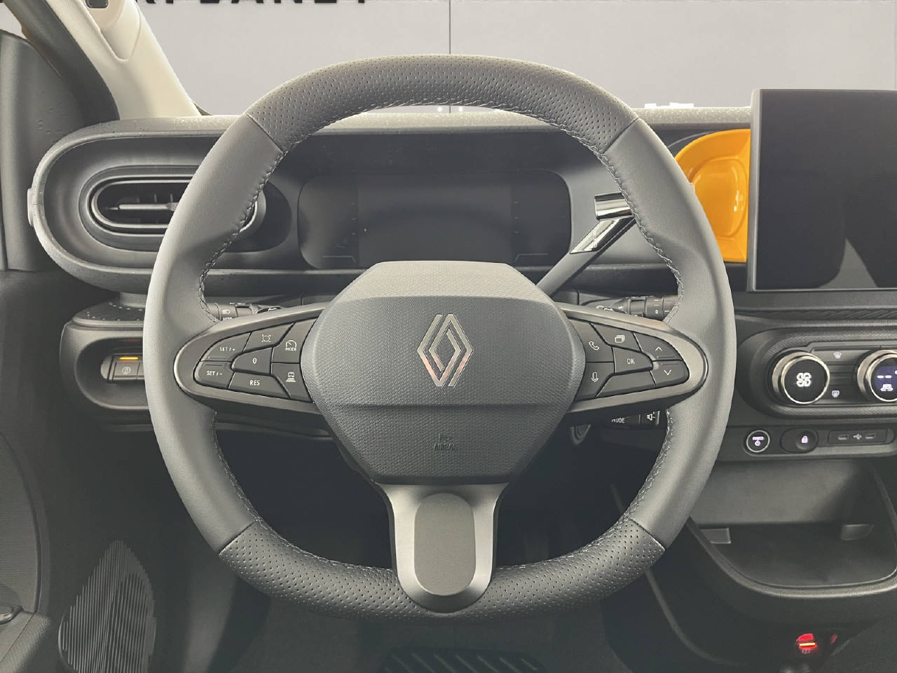 RENAULT Twingo E-Tech Urban Range techno-image-9