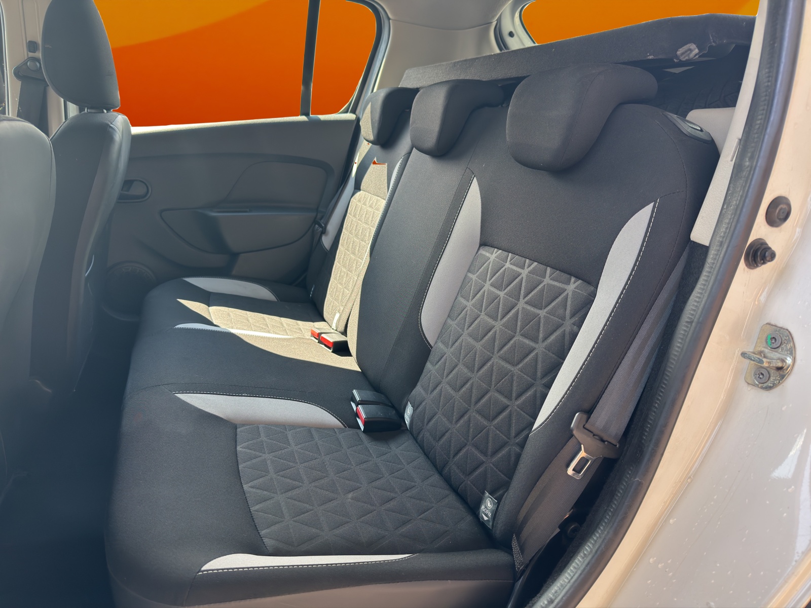 DACIA Sandero Tce 90 Stepway Lauréate Automatic-image-11