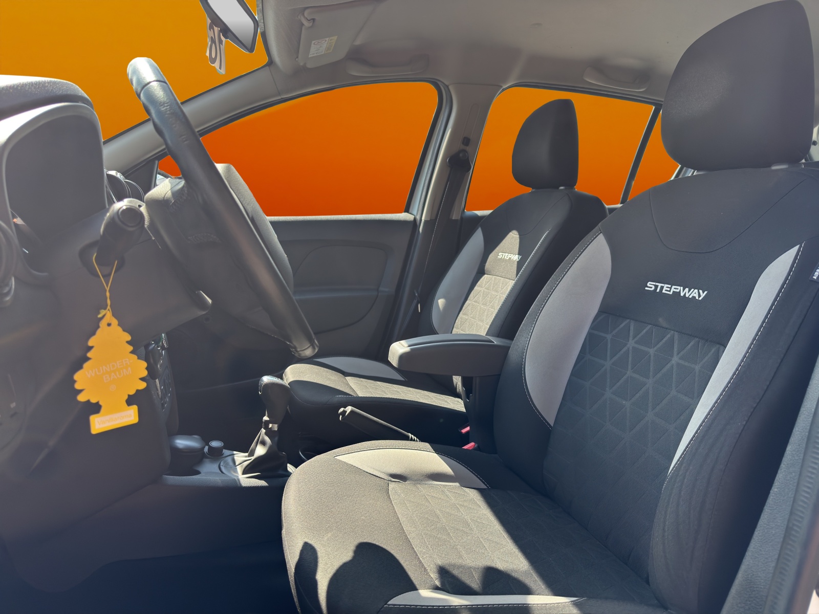 DACIA Sandero Tce 90 Stepway Lauréate Automatic-image-9