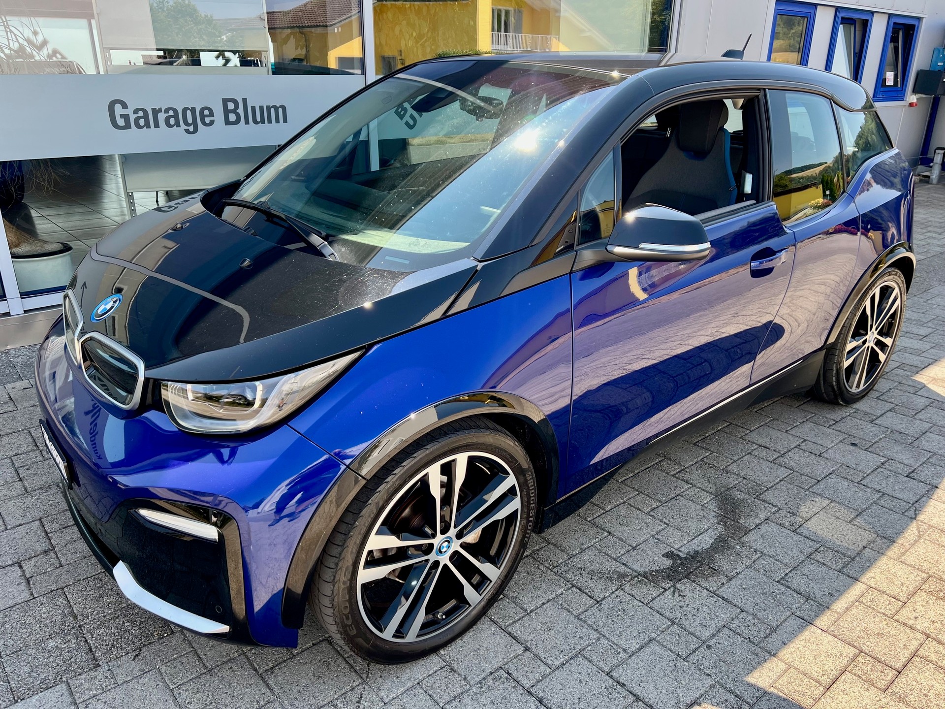 BMW i3s (120Ah)-image-2