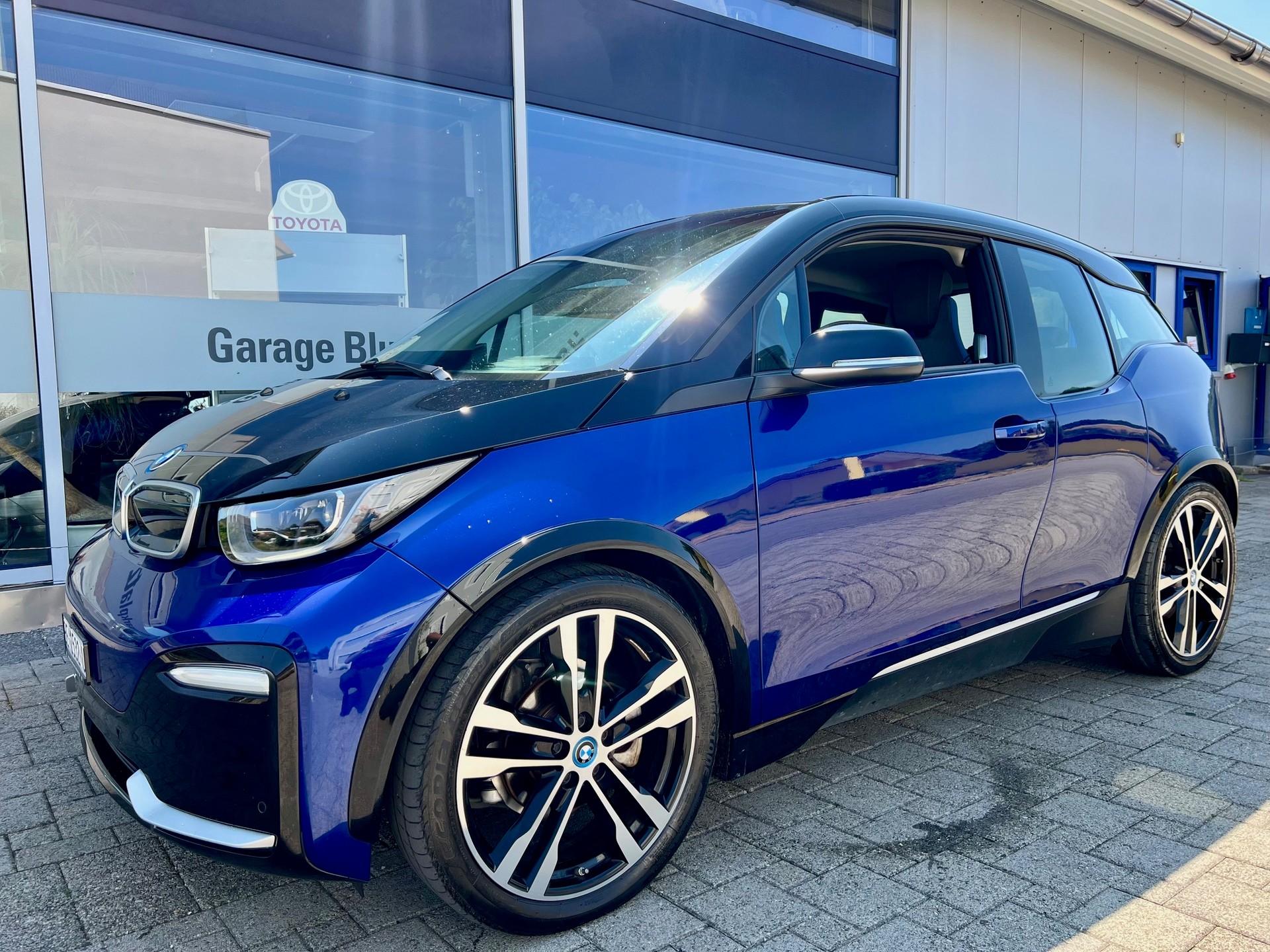 BMW i3s (120Ah)-image-3