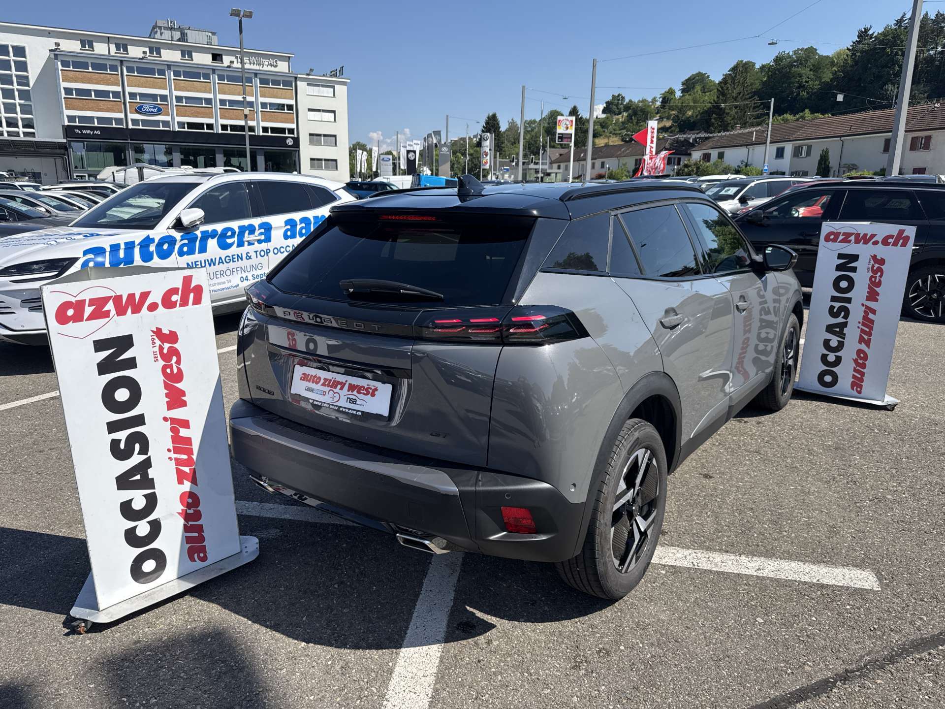 PEUGEOT 2008 1.2 PureTech GT Automat-image-2