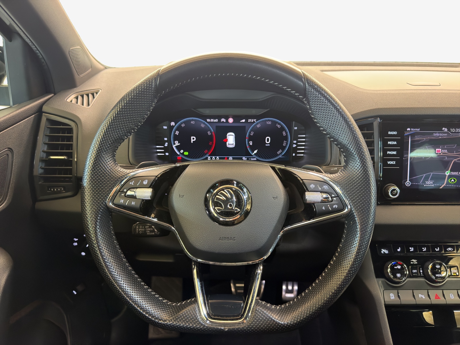 SKODA Karoq 2.0 TSI SportLine 4x4 DSG-image-9