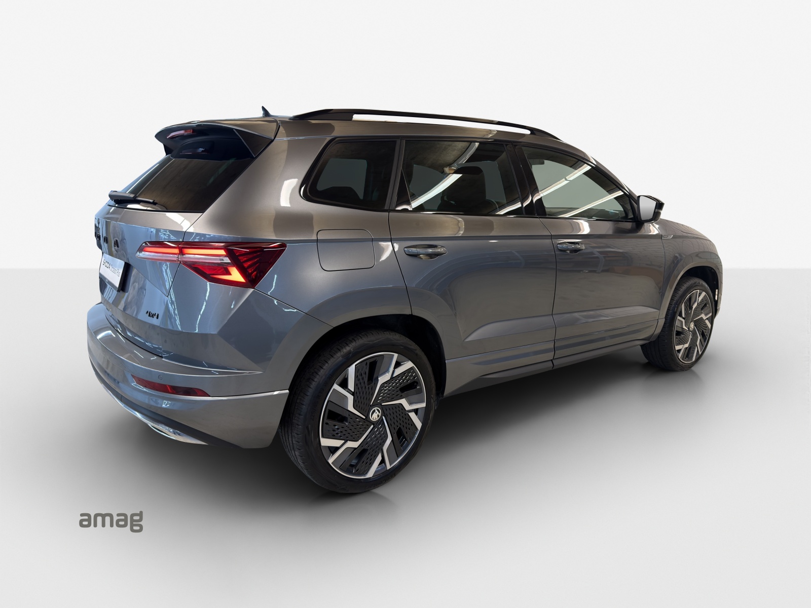 SKODA Karoq 2.0 TSI SportLine 4x4 DSG-image-4
