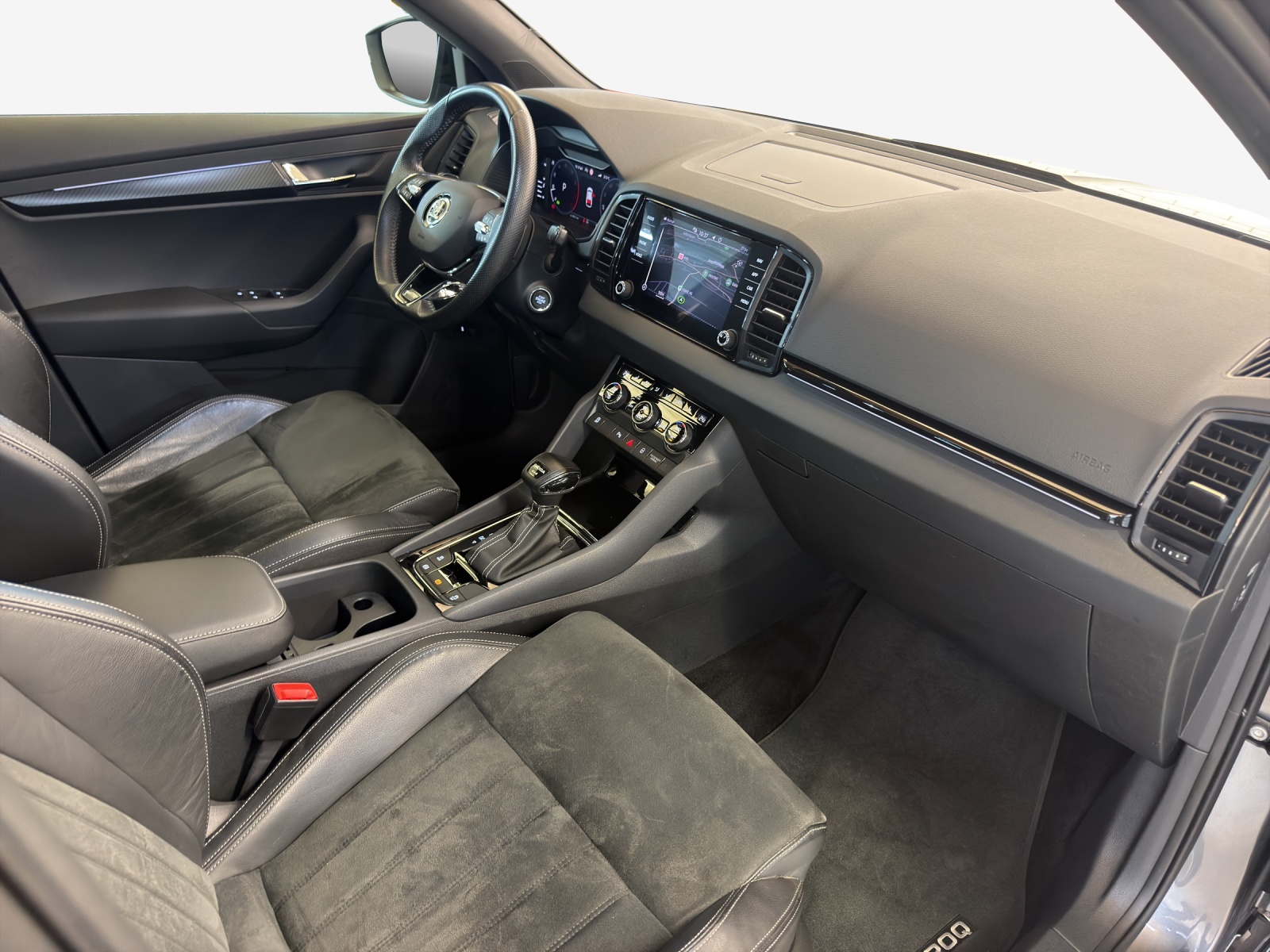 SKODA Karoq 2.0 TSI SportLine 4x4 DSG-image-13