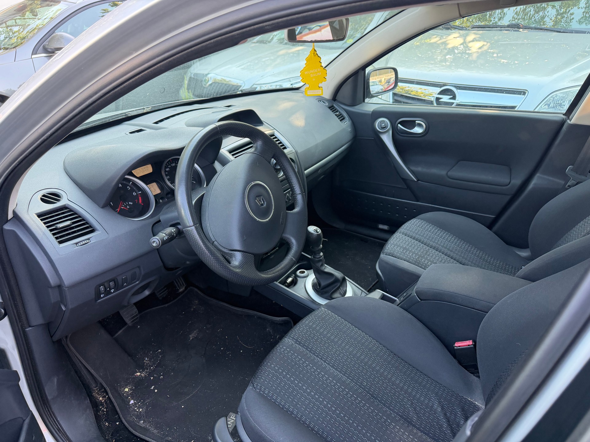 RENAULT Mégane Break 2.0 16V Dynamique-ab Mfk-image-2