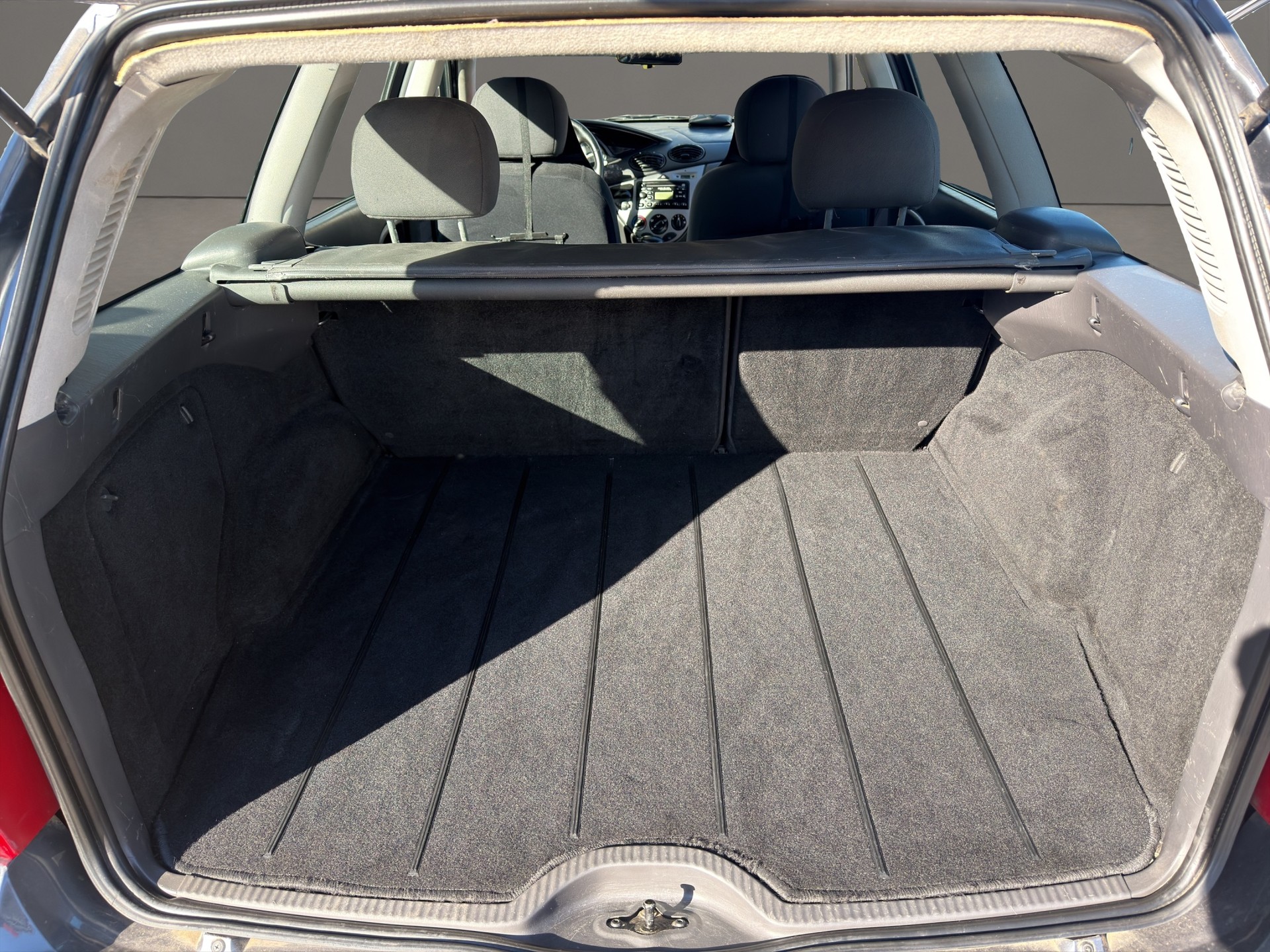 FORD Focus 2.0i 16V Carving-image-15