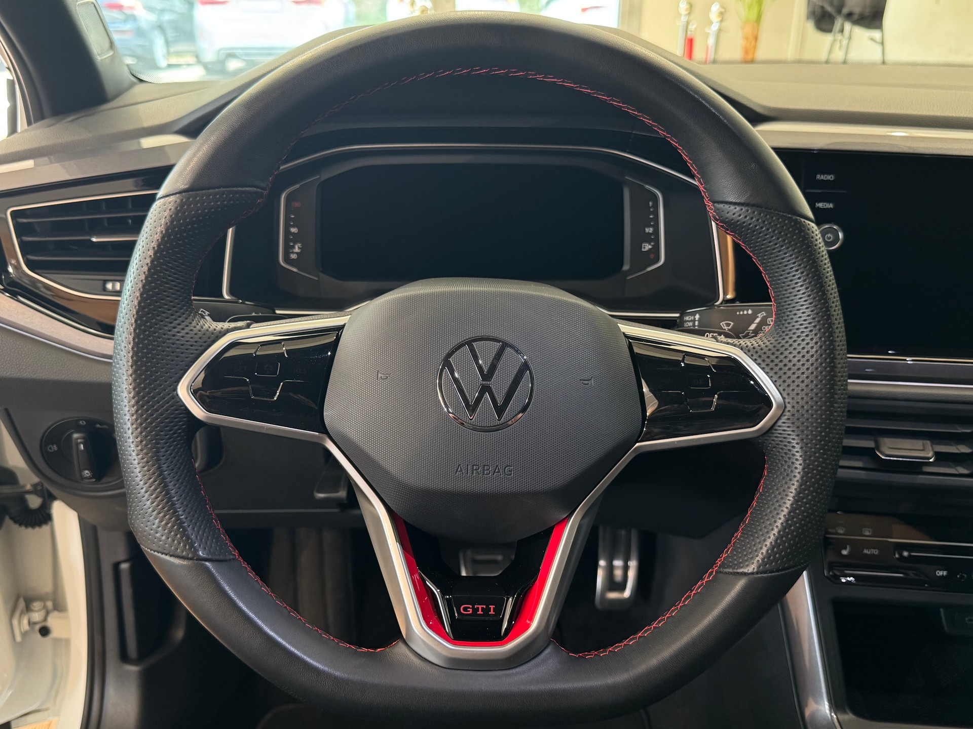 VW Polo 2.0 TSI GTI DSG || CH-FZG || TRAVEL ASSIST || RÜCKFAHRKAMERA || APPLE CARPLAY-image-20