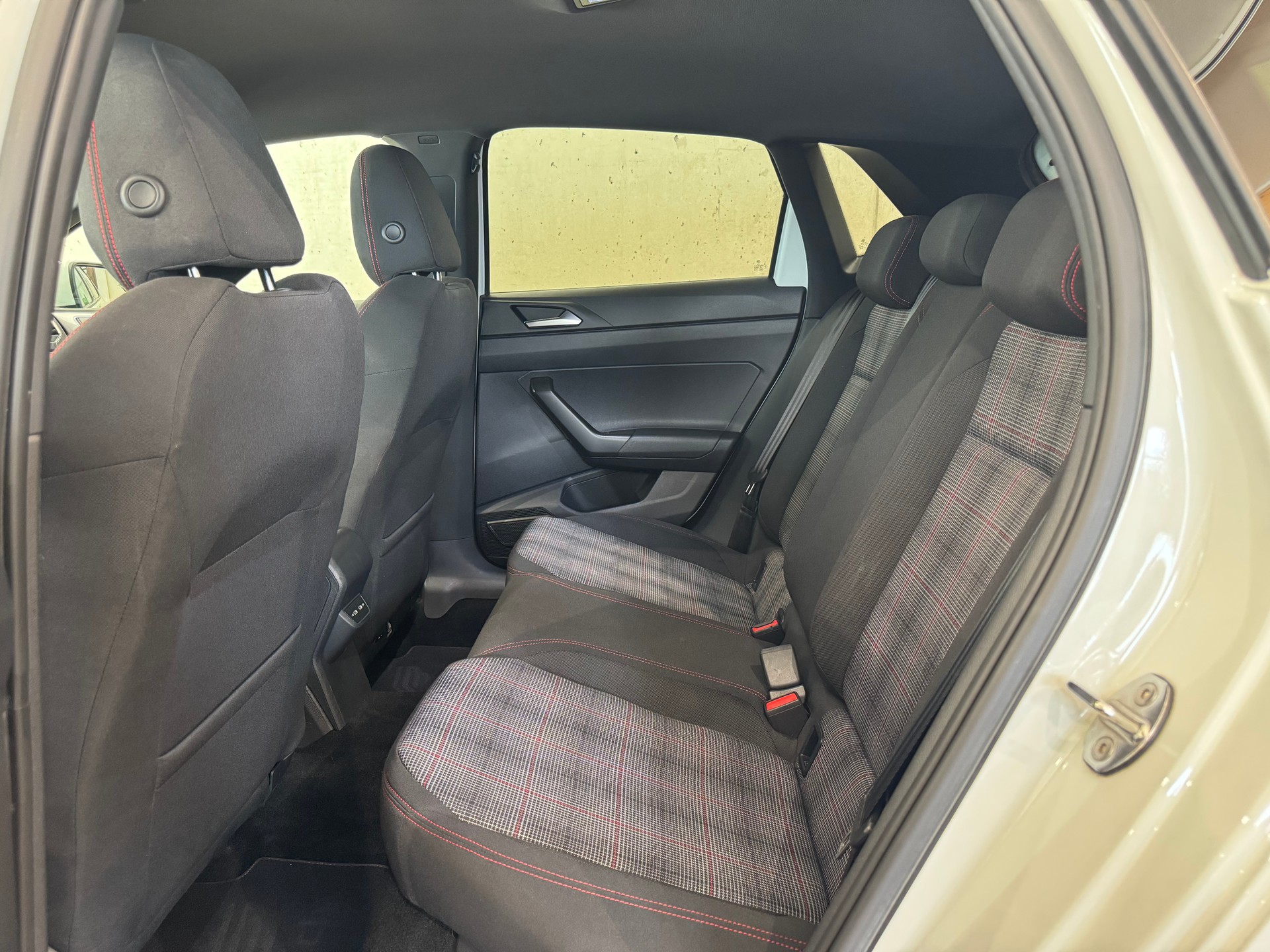 VW Polo 2.0 TSI GTI DSG || CH-FZG || TRAVEL ASSIST || RÜCKFAHRKAMERA || APPLE CARPLAY-image-23