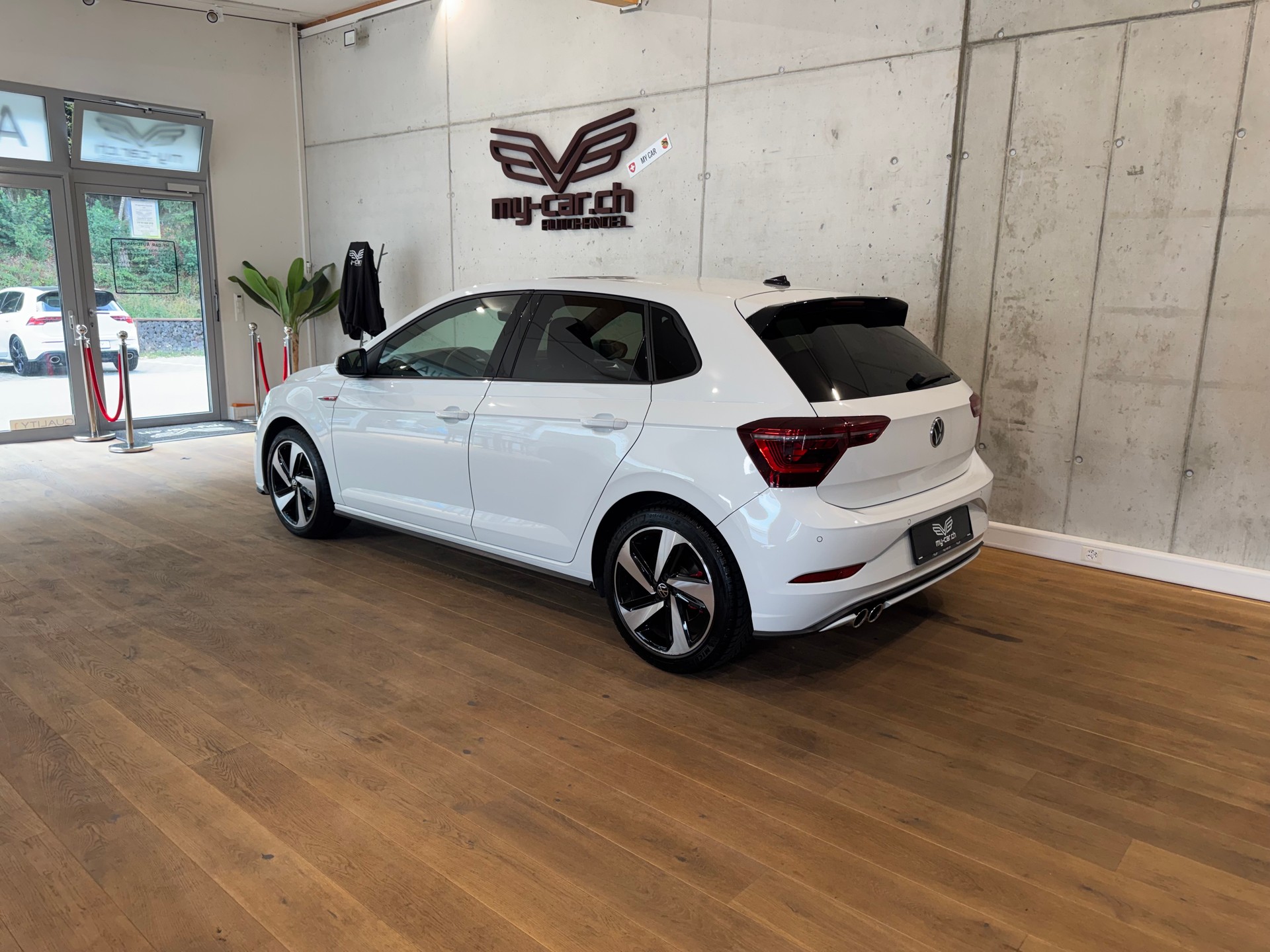 VW Polo 2.0 TSI GTI DSG || CH-FZG || TRAVEL ASSIST || RÜCKFAHRKAMERA || APPLE CARPLAY-image-8