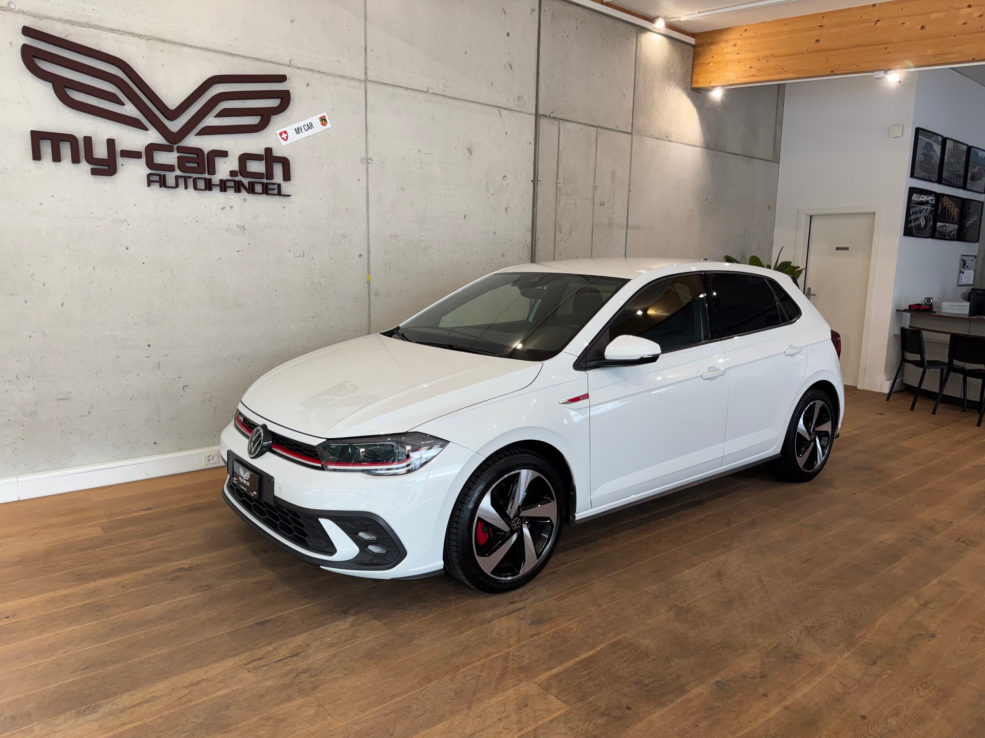 VW Polo 2.0 TSI GTI DSG || CH-FZG || TRAVEL ASSIST || RÜCKFAHRKAMERA || APPLE CARPLAY-image-4